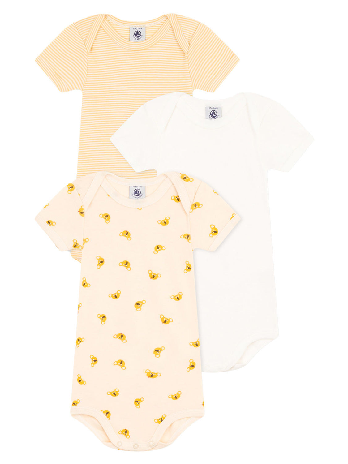 Drei Kurzarm-Bodysuits im KOALA 3er Pack: gestreift, weiß, creme mit Bärengesichtern. Perfekte Wahl für bequeme Babymode von bellybutton.
