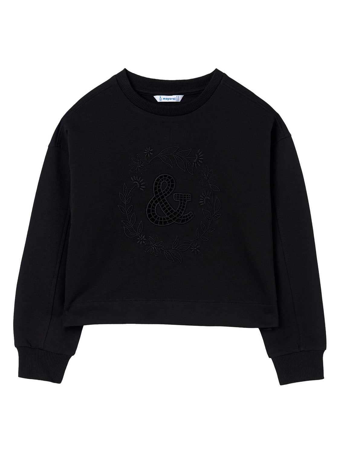 Schwarzes Sweatshirt Schwarz mit besticktem &-Symbol und Blumenkranz, lange Ärmel, gerippte Abschlüsse, Mayoral-Label innen. Schlichtes Design mit feinem Detail, ideal für modische Kinderlooks.