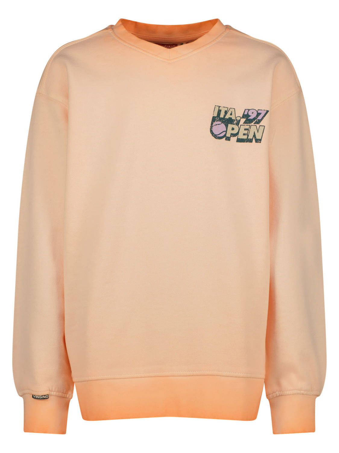 Sweatshirt Orange: Langarm-Pullover mit V-Ausschnitt, ITA '97 OPEN Grafik und Tennisball-Detail, gerippte Bündchen, ideal für aktive Kinder, Vingino-Label am Ärmel.
