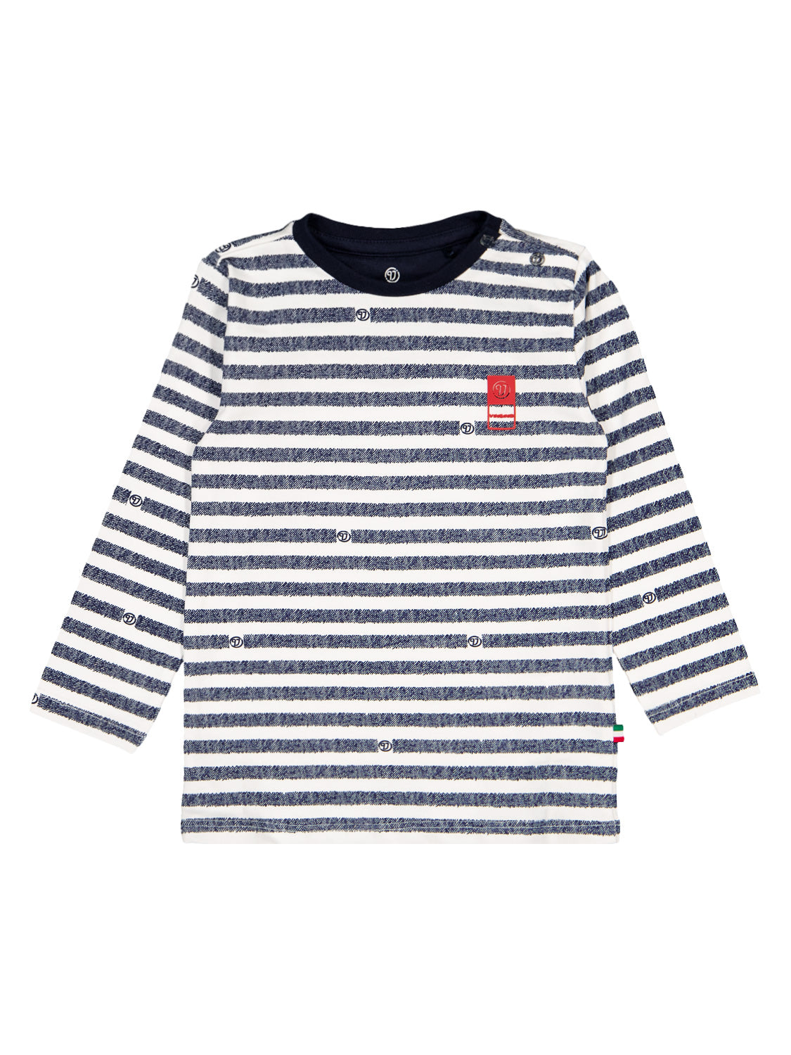 Langärmliges Longsleeve Weiß mit navy-blauen und weißen Streifen, dunkel abgesetztem Kragen und kleinem roten Etikett auf der Brust.