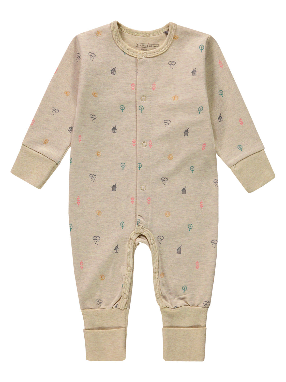 Strampler Hello Sunshine Mehrfarbig: Langärmeliger, fußloser Baby-Strampler mit Druckknöpfen. Beige, bedruckt mit kleinen Sonnensymbolen, Wolken, Bäumen, Häusern und Blumen für einen verspielten Look.