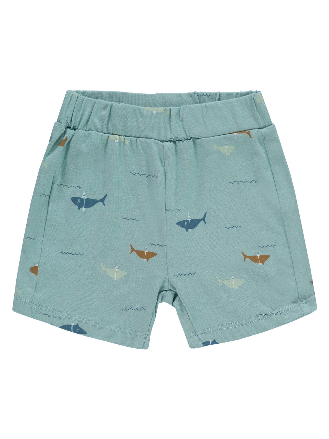 Sweatshorts Ocean Life Türkis aus weichem Strickstoff mit elastischem Bund, kleinen Seitentaschen und Hai-Prints in gedeckten Farben, ideal für Kinder bei bellybutton.