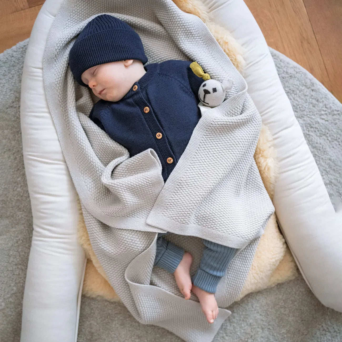 THE WOOLLY BEANIE - midnight blue