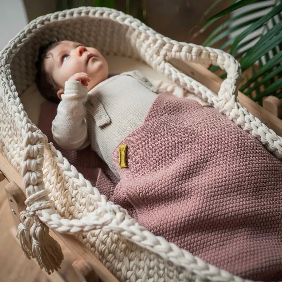 Rosa Babydecke aus Merinowolle