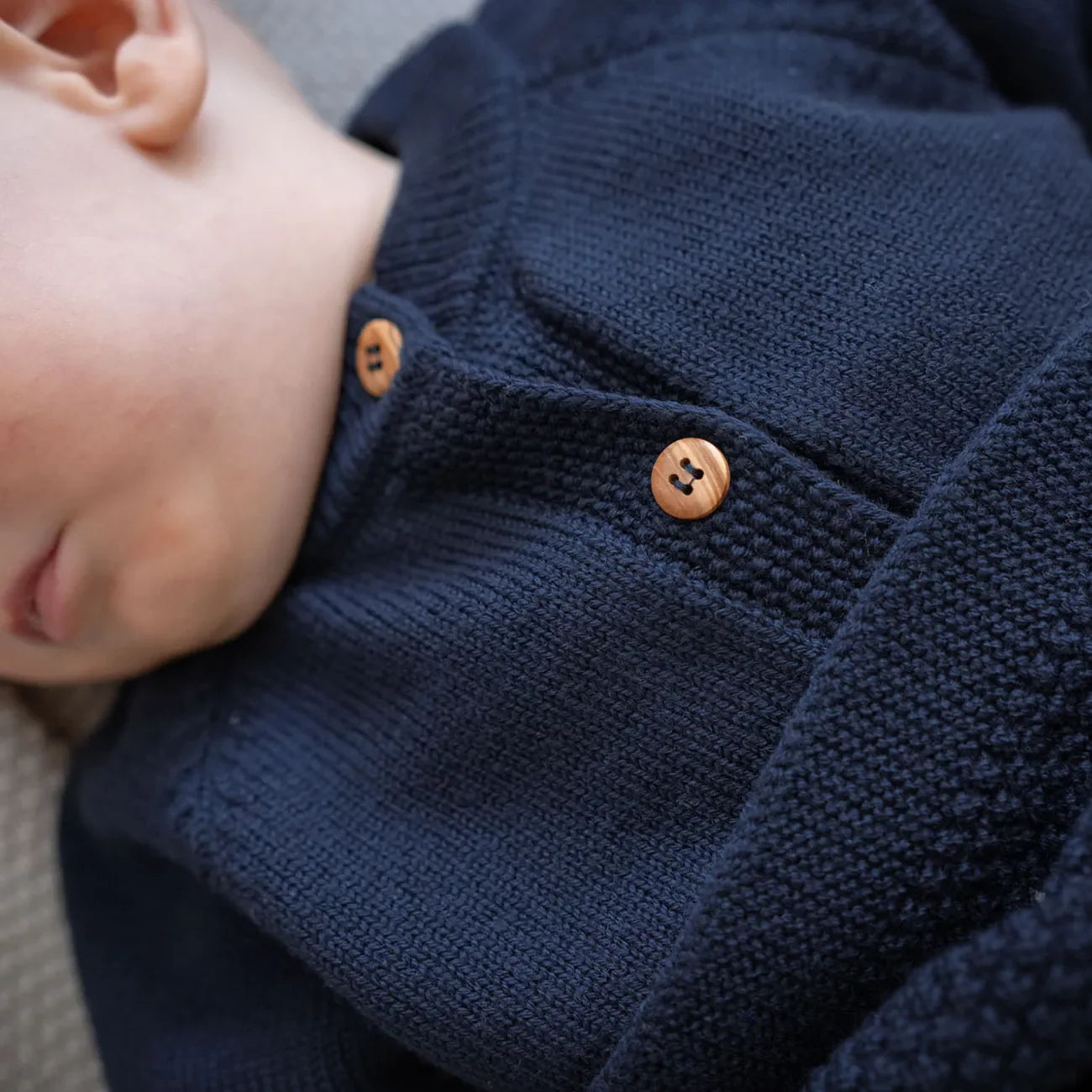 THE WOOLLY CARDIGAN - midnight blue