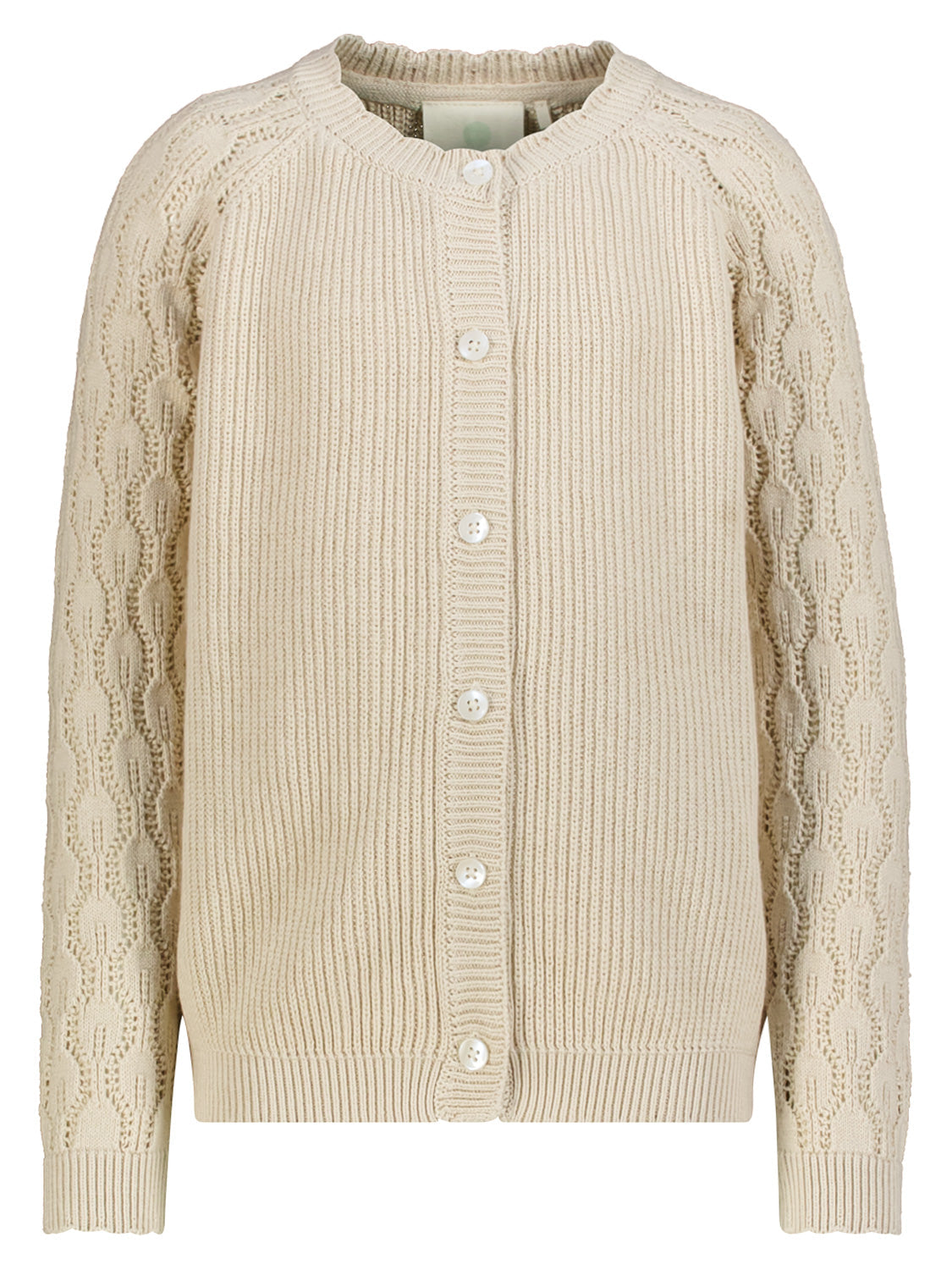 Strickjacke Beige: Langärmliger, gestrickter Cardigan mit Rundhalsausschnitt, geripptem Vorderteil, gemusterten Ärmeln und passenden Knöpfen, ideal für stilvolle Babykleidung an kühleren Tagen.