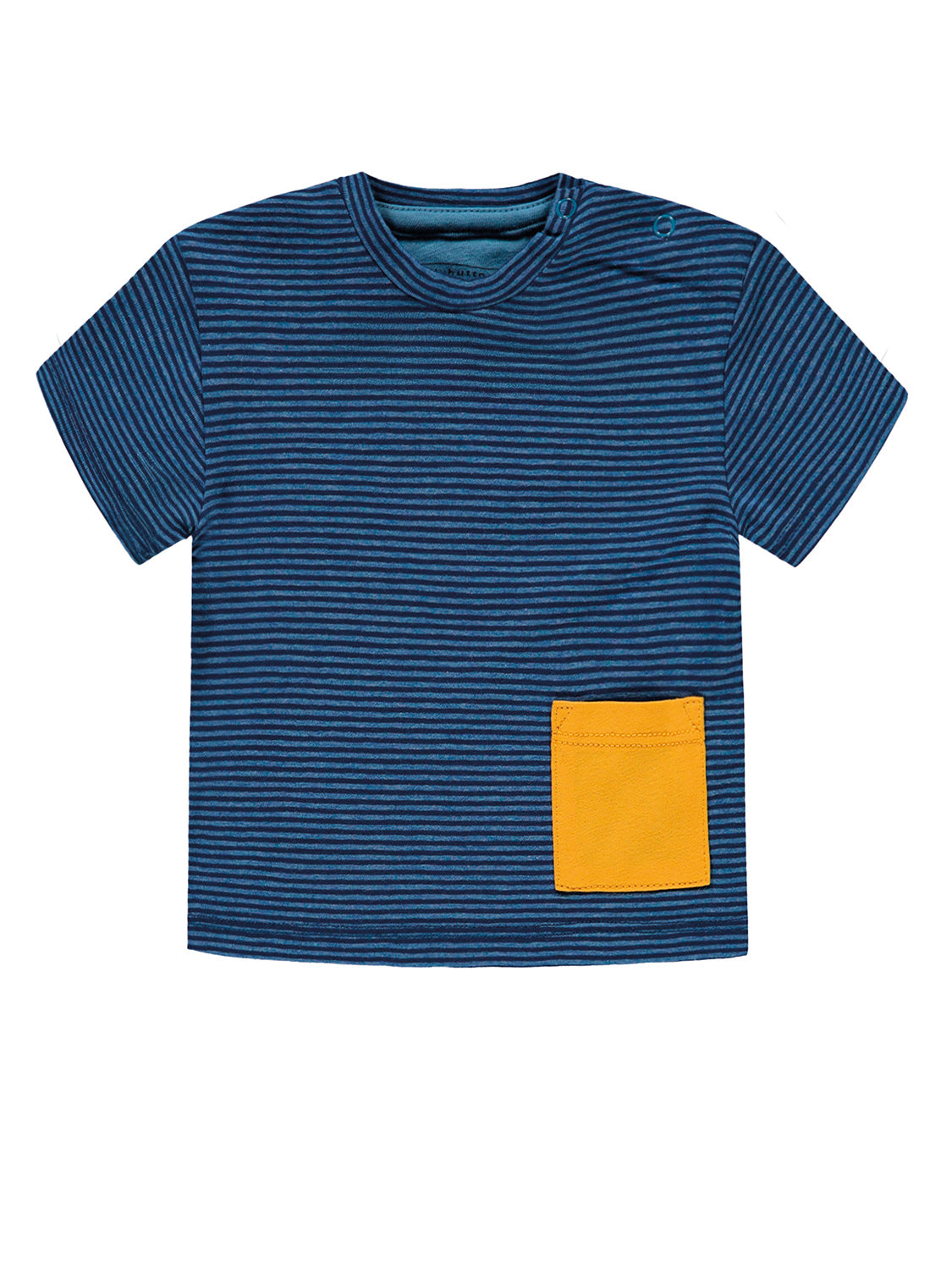 T-Shirt Underwater World Blau mit kurzen Ärmeln, Rundhalsausschnitt, dünnen Streifen und gelber Tasche vorne rechts. Ideal für modische Kinderoutfits bei bellybutton.