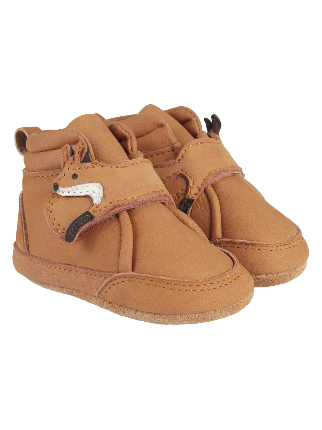 Krabbelschuhe PLOU in maple: Weiche, babyfreundliche Booties aus Wildlederimitat mit Fuchs-Gesichtsapplikation und praktischem Klettverschluss, ideal für Komfort und Stil bei den Kleinsten.