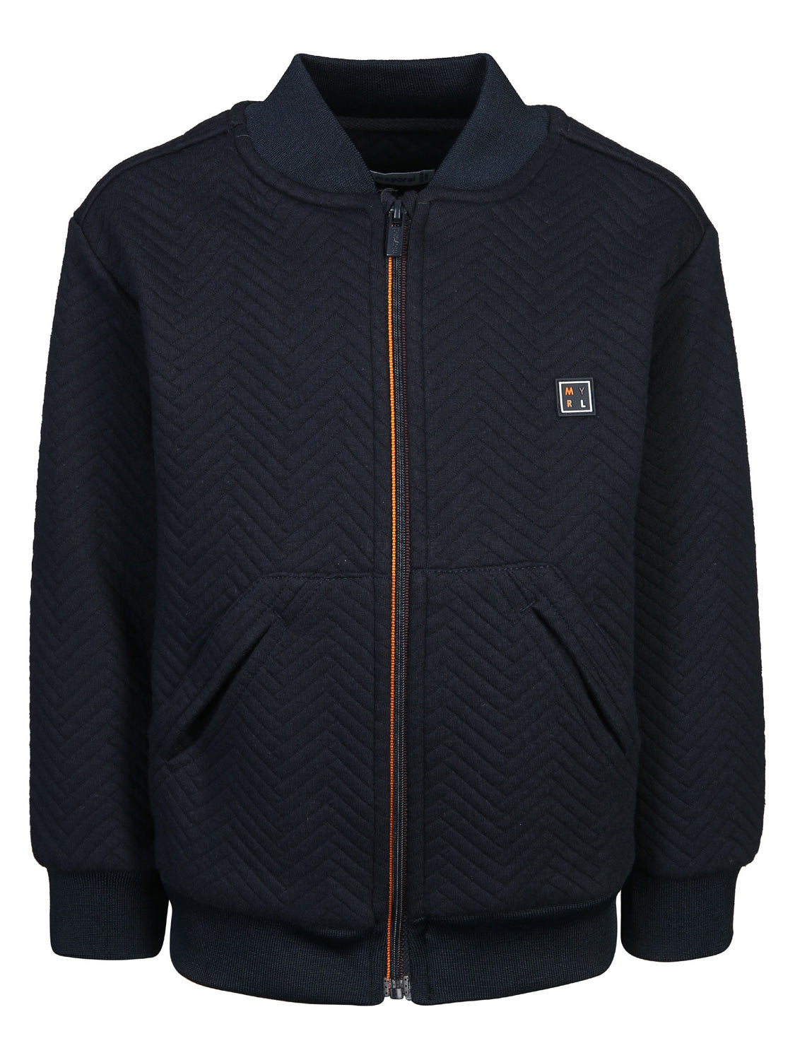 Sweatjacke SPORTY in Dunkelblau mit orangefarbenem Reißverschluss, gesteppt, zwei Taschen, gerippte Details und Logo-Patch auf der Brust. Ideal für stilvolle, sportliche Outfits.
