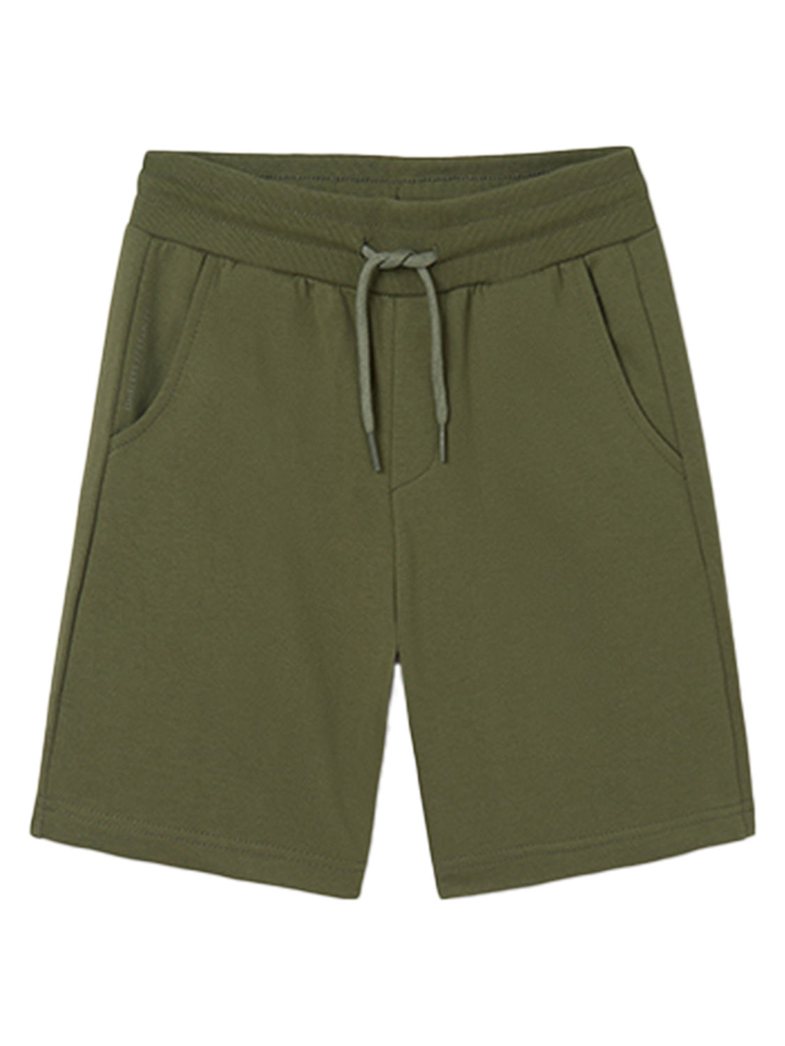 Bermuda-Shorts JUNGLE in grün mit elastischem Bund, Kordelzug und Seitentaschen. Ideal für bequemen Stil im Alltag, passend für die bellybutton Modepalette.