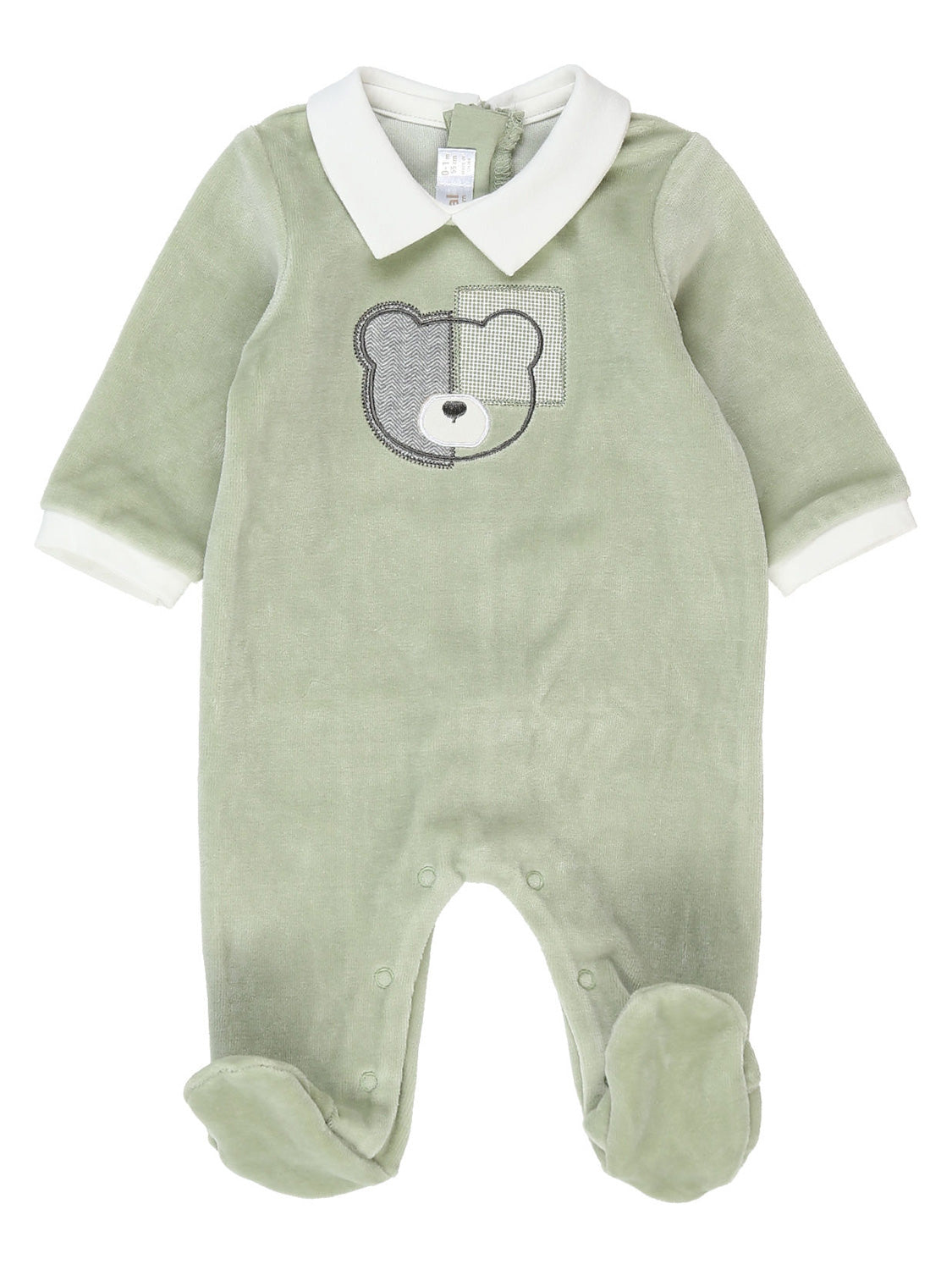 Nicki-Strampler GRAPHIC BEAR in tee tee, ein weicher Einteiler mit Teddybär-Applikation, weißen Details und Fußteilen, ideal für Babys, angeboten von bellybutton.