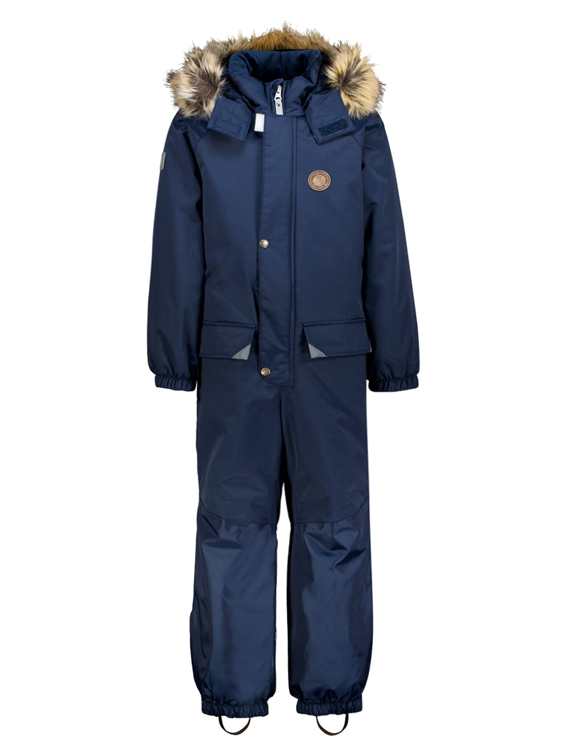 Overall Kert Marineblau: Dunkelblauer Kinder-Schneeanzug mit Kapuze, Kunstfellrand, Frontreißverschluss, Druckknopfblende, Hüfttaschen, elastischen Bündchen und Steigbügeln für kaltes, schneereiches Wetter.