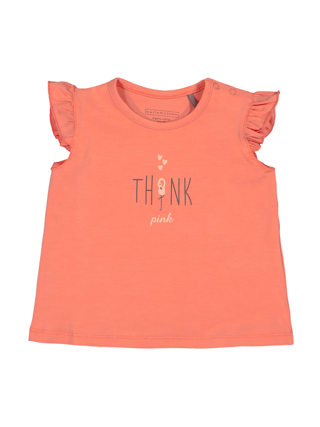 T-Shirt Koralle: Kurzarm-Kindertop mit Rüschenärmeln und Rundhalsausschnitt. Aufdruck „THINK pink“ mit Flamingo als „I“ und Herzen darüber. Ideal für stilvolle Kindermode.