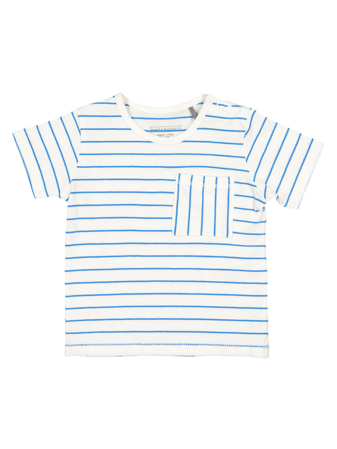 T-Shirt Weiß mit blauen Streifen und vertikaler Brusttasche, ideal für Kinder. Perfekt für den stilvollen, entspannten Look aus der bellybutton-Kollektion.