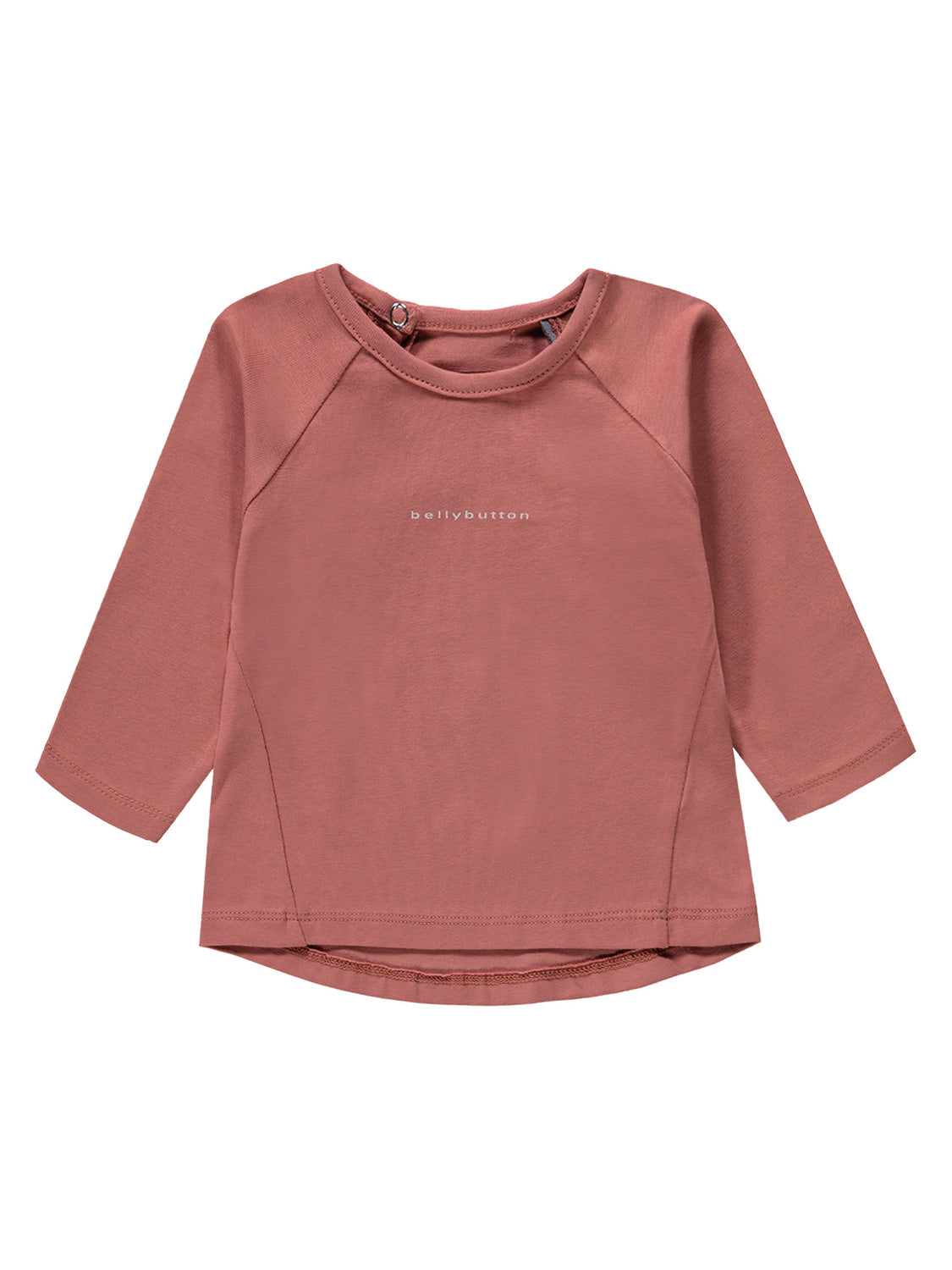 Langarmshirt Lot of Shells Koralle für Kinder, mit Rundhalsausschnitt und Druckknopfverschluss hinten, bellybutton Schriftzug auf der Brust, gerader Vorder- und leicht verlängerter Rückensaum.