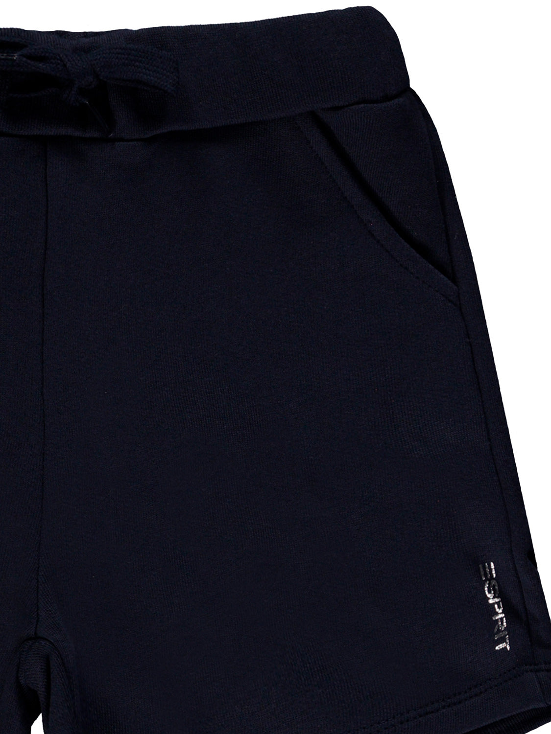 Sweatshorts Marineblau aus weichem Sweatstoff, mit geripptem Kordelzugbund und seitlichen Eingrifftaschen, ideal für sportliche Aktivitäten und lässige Umstandsmoden-Looks.