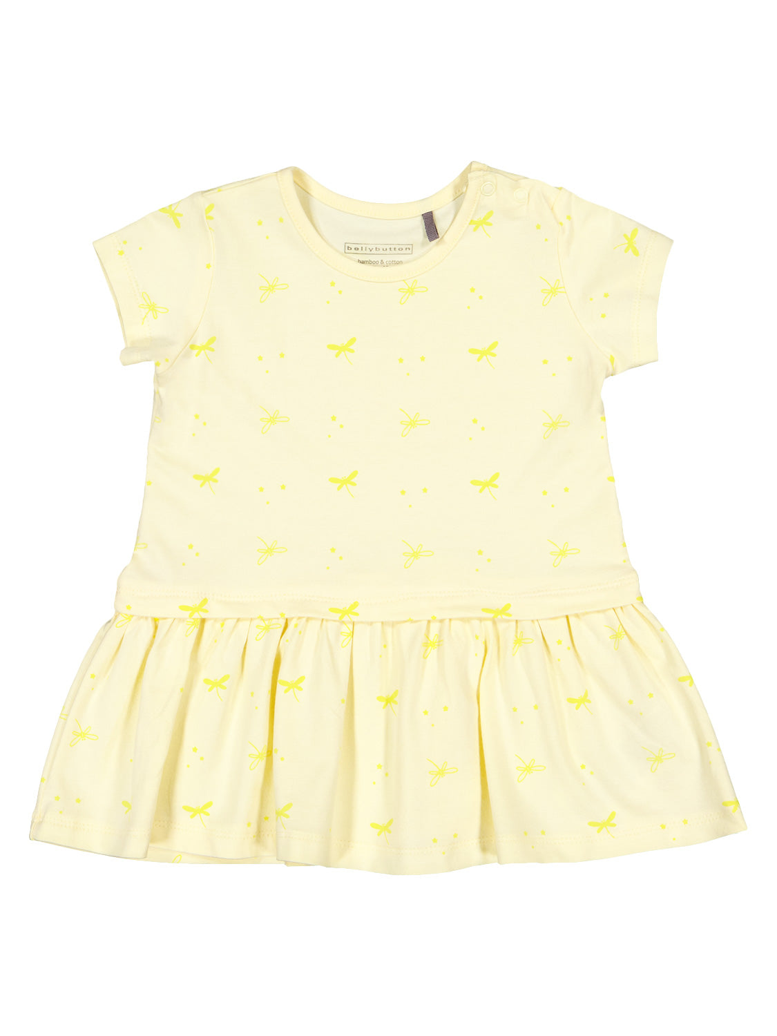 Kleid Gelb: Kurzärmeliges, blassgelbes Kleinkindkleid mit Rundhalsausschnitt, Knöpfen an der Schulter, leicht gerafftem Rock und hellgelbem Libellenmuster. Perfekt für stilvolle Babymode von bellybutton.