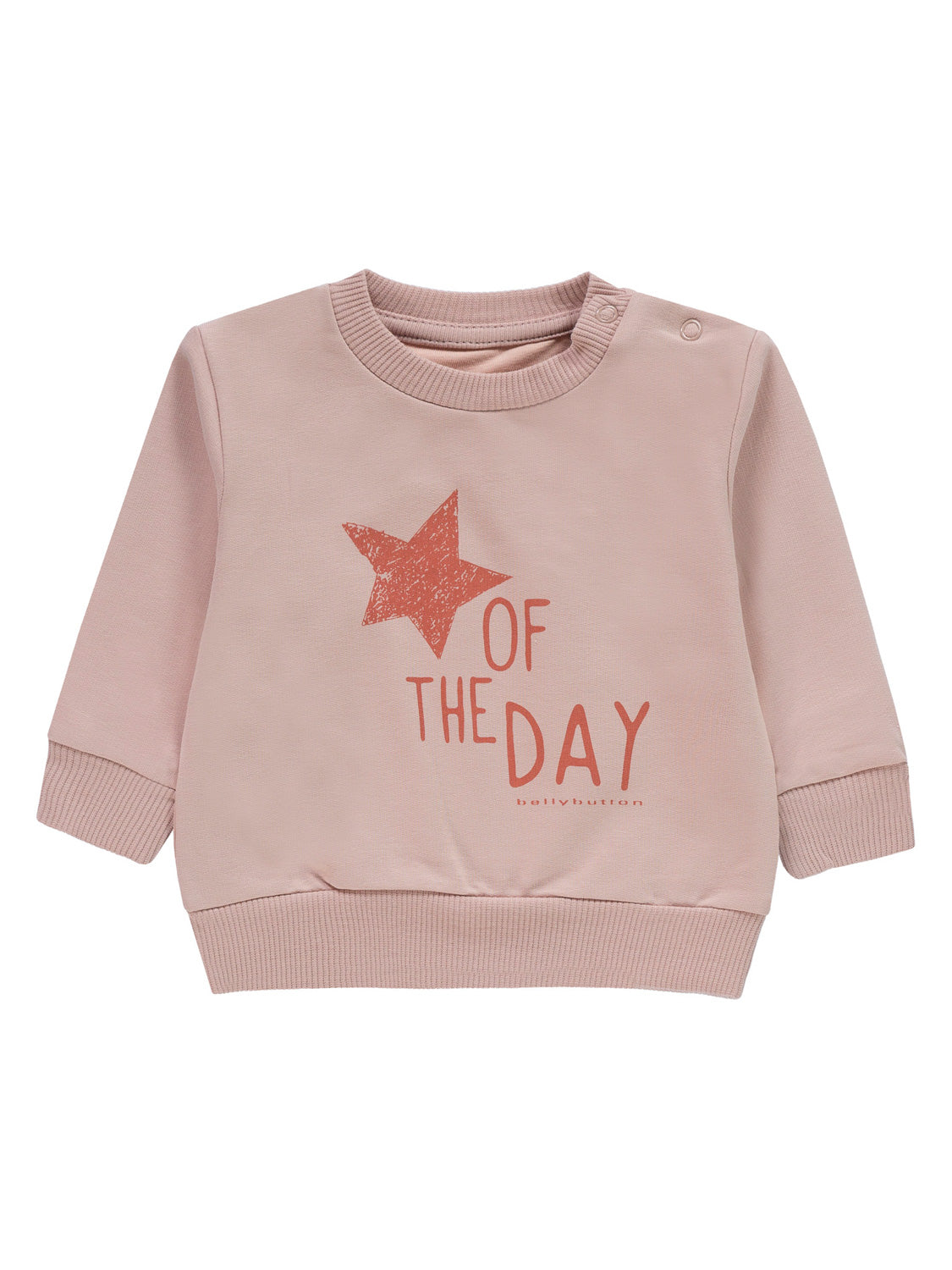 Rosa Langarm-Sweatshirt für Kleinkinder mit gerippten Bündchen, vorne ein orange-roter Stern und „OF THE DAY“. Marke „bellybutton“.