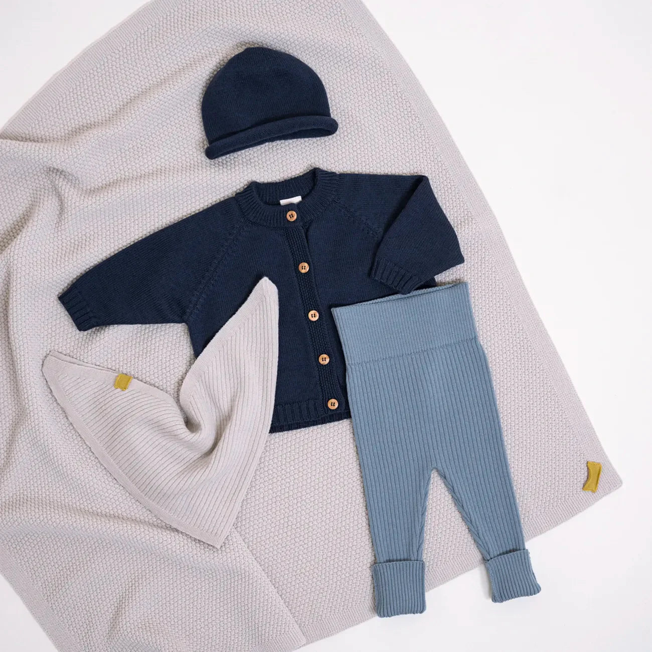 THE WOOLLY CARDIGAN - midnight blue