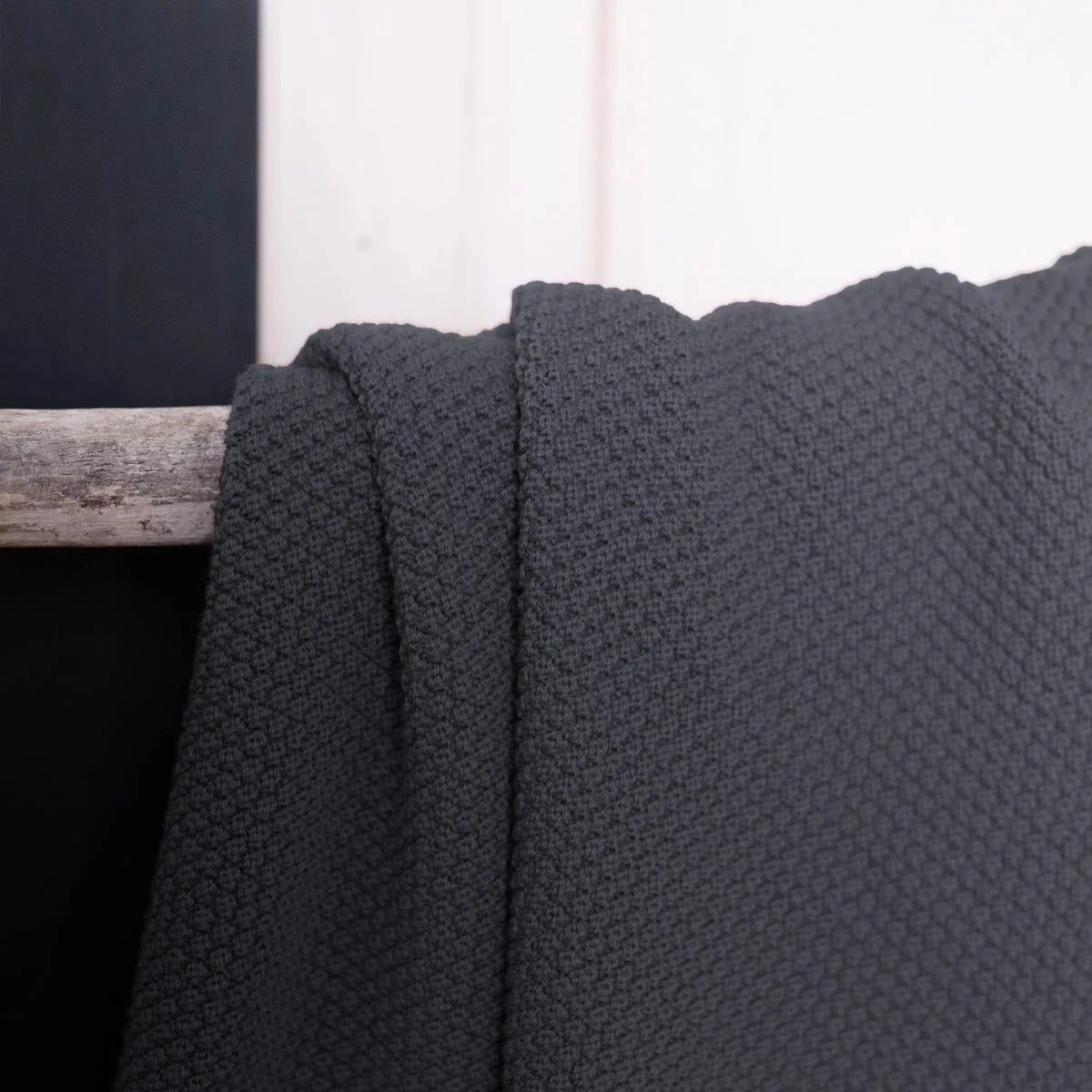 THE WOOLLY BLANKET - grey