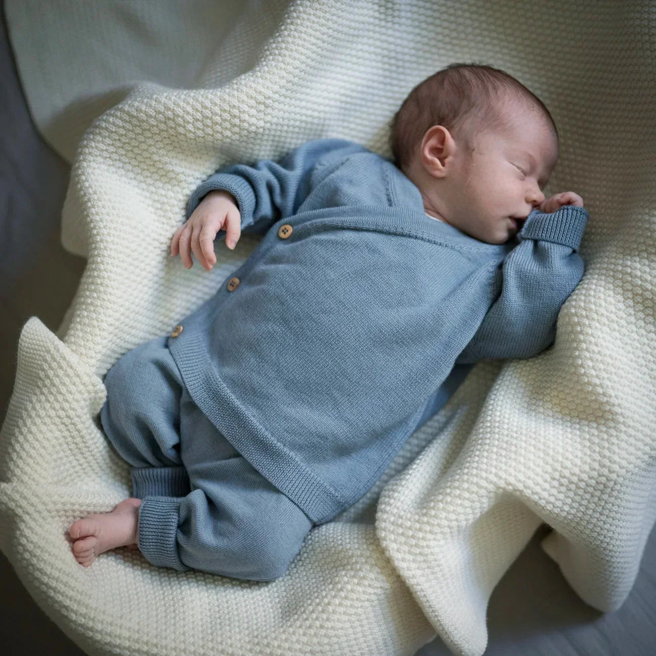 THE WOOLLY BABY JACKET - blue