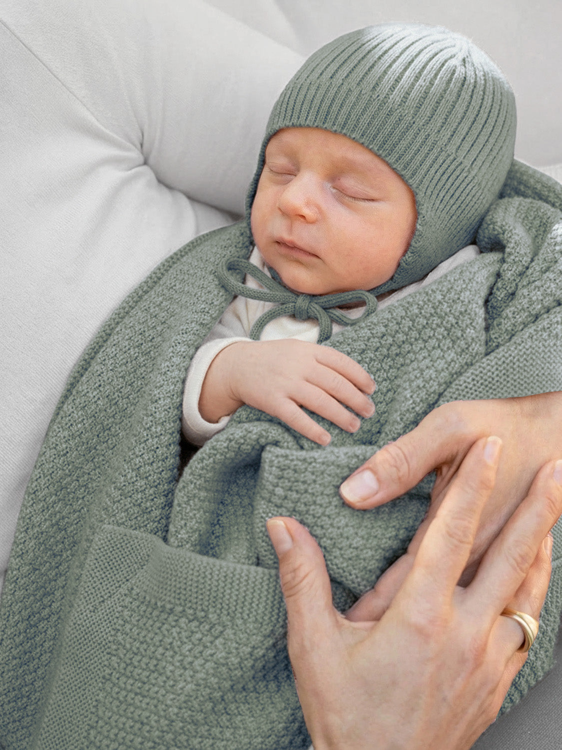 THE WOOLLY BABY HAT - mauve