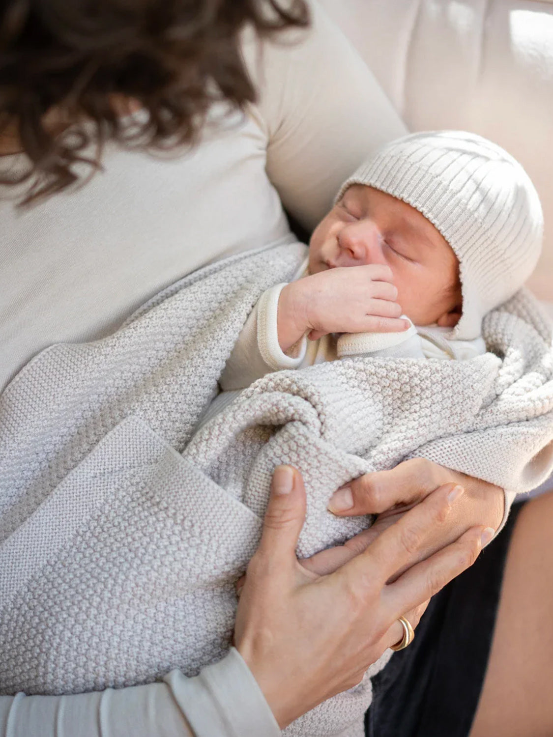 THE WOOLLY BABY HAT - midnight blue